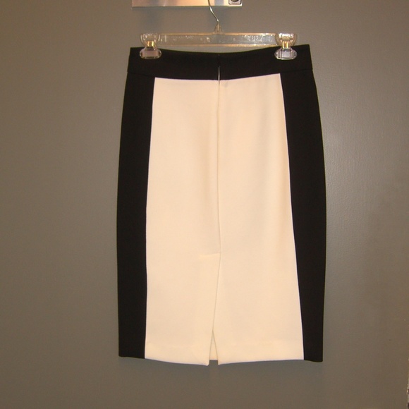 NWOT ZARA BLACK WHITE COLORBLOCK SKIRT M - Picture 2 of 2